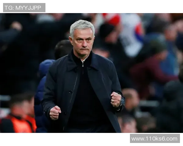 足球场上总是傻笑的球星们他们的微笑背后藏着怎样的故事